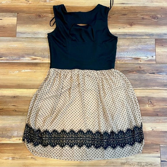 Women’s Sz 12 Black and Tan Dress Polka Dot and Cut Out Back Side Zipper - Picture 2 of 3